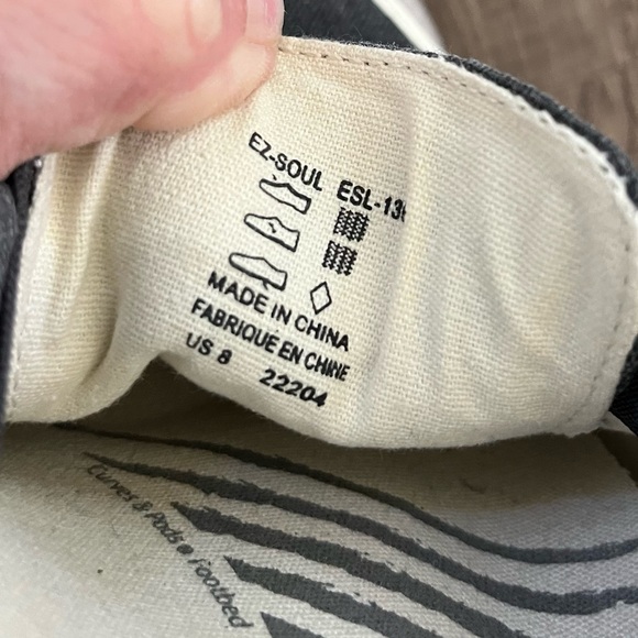 Taos Womens EZ Soul Slip On Canvas Sneakers Shoes size 8 black/grey - Picture 7 of 8